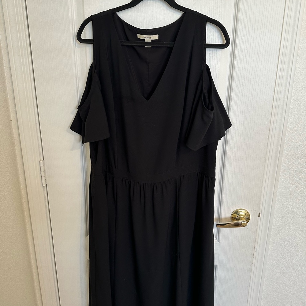 Elegant Black Cold Shoulder Dress Nordstroms. Excellent condition.